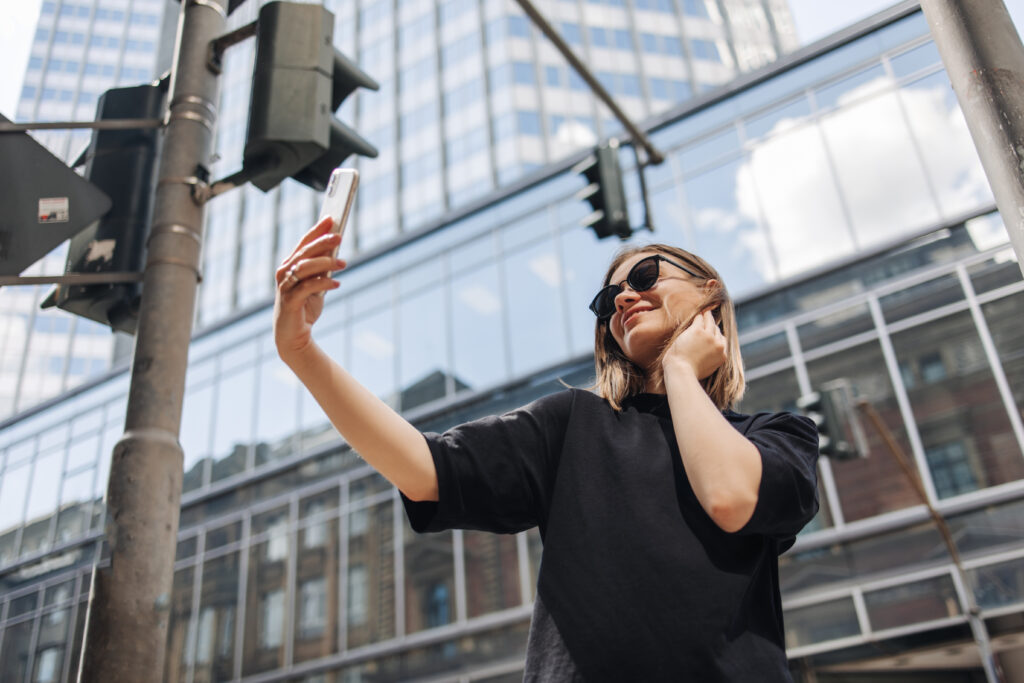 picture-charming-woman-smiling-phone