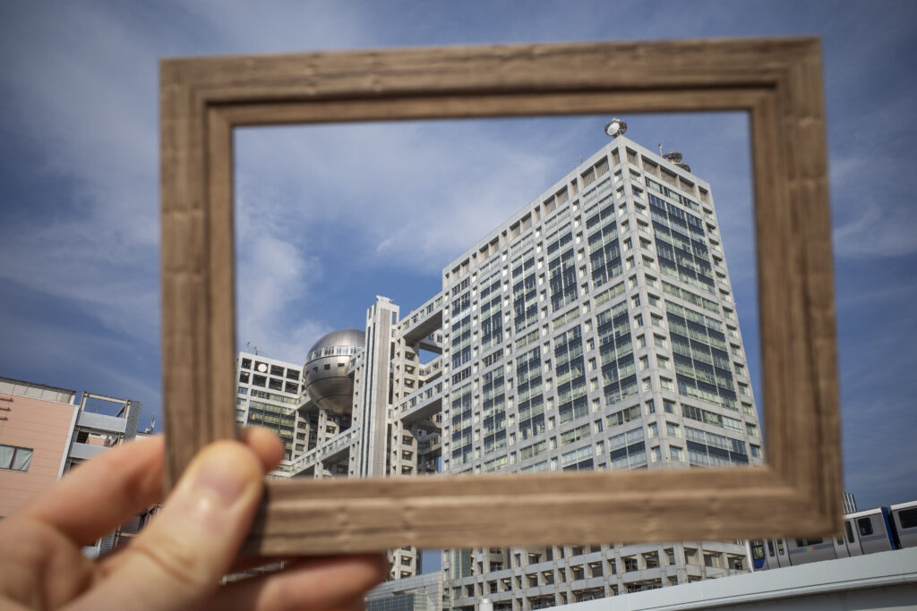 framing-landscape-while-traveling
